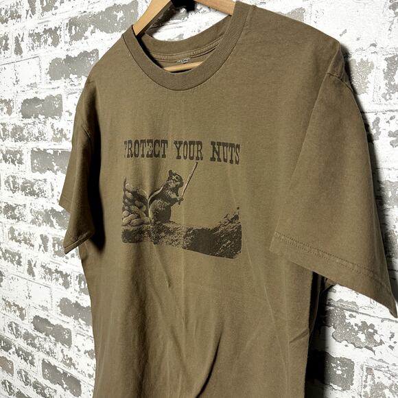 VIntage Comedy Shirt Protect Your Nuts Squirrel Shirt Large - Picture 3 of 4